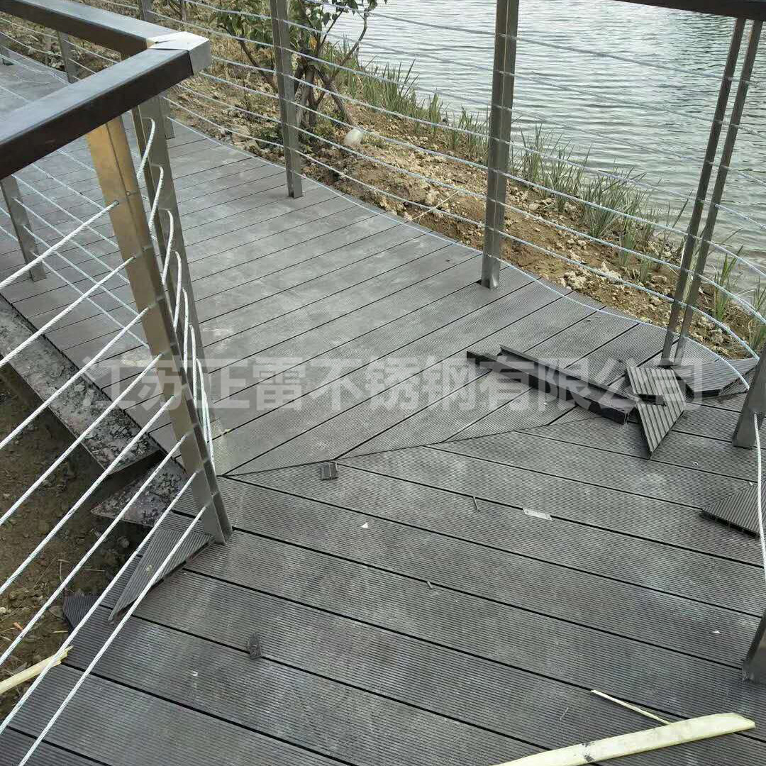 公園穿鋼絲繩不銹鋼立柱