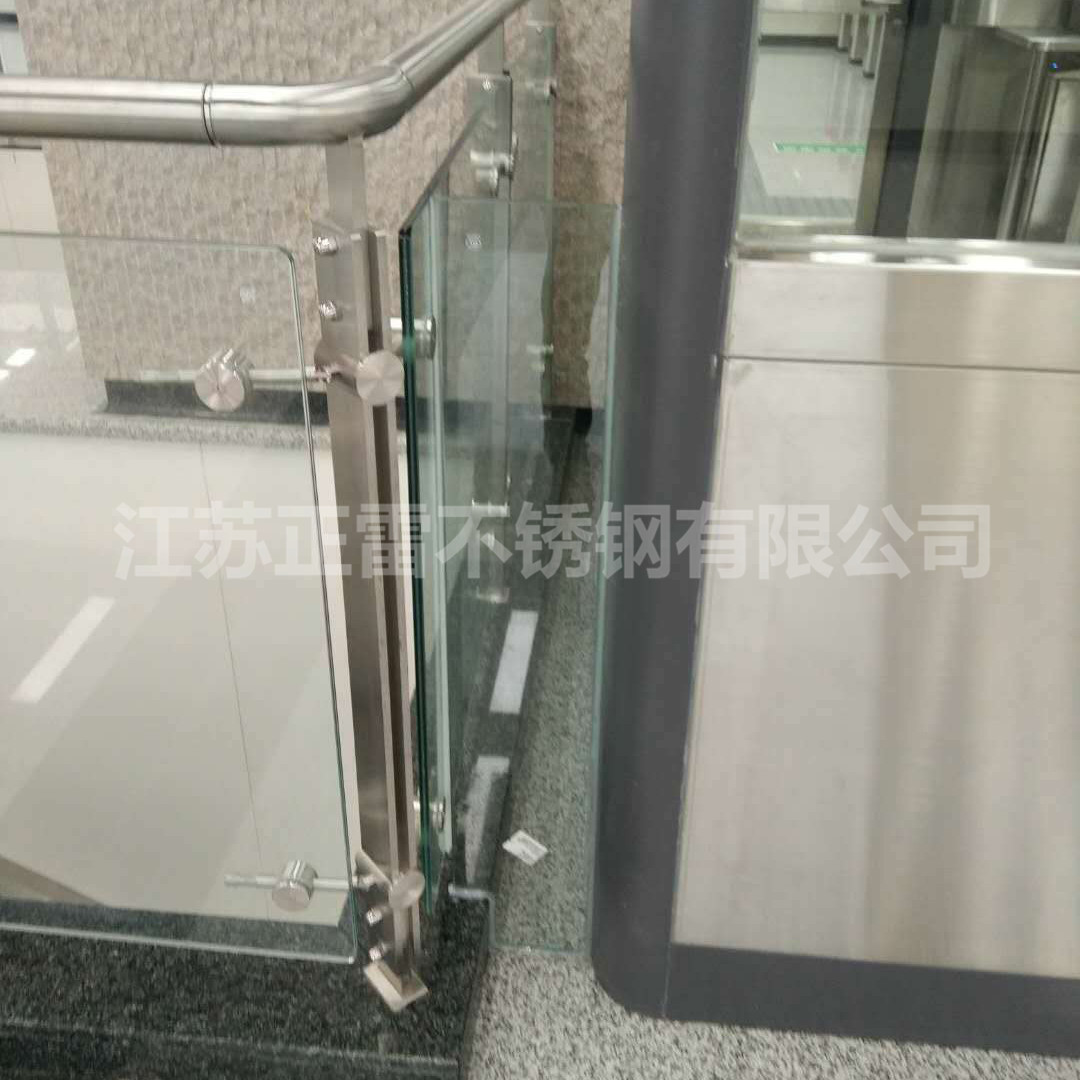 地鐵欄桿立柱