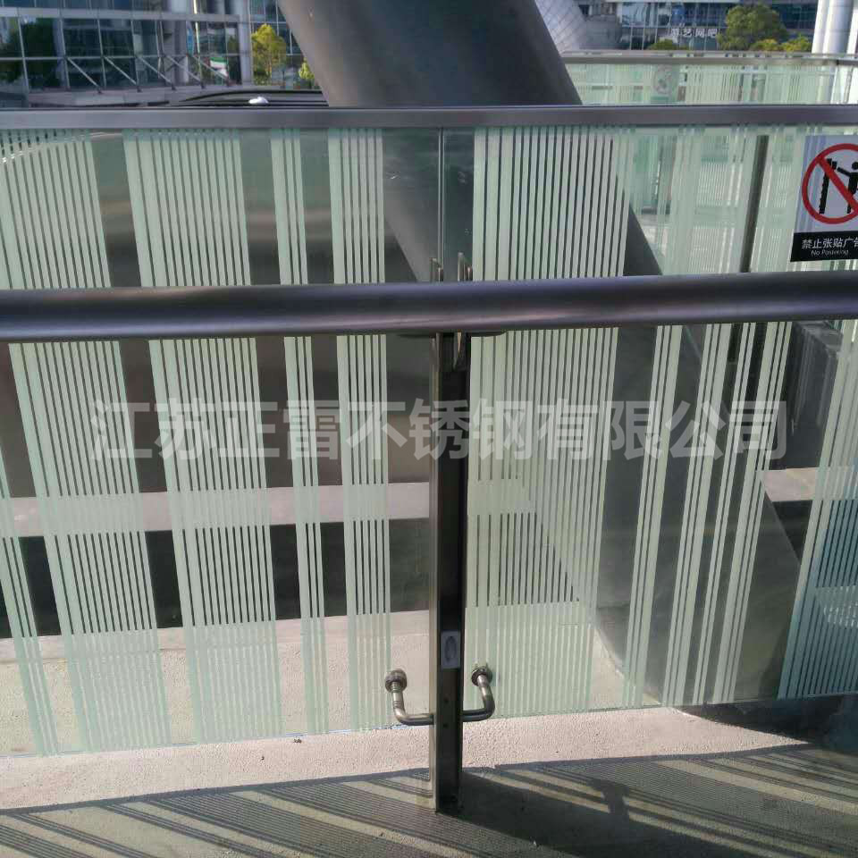 商場(chǎng)電梯不銹鋼樓梯欄桿
