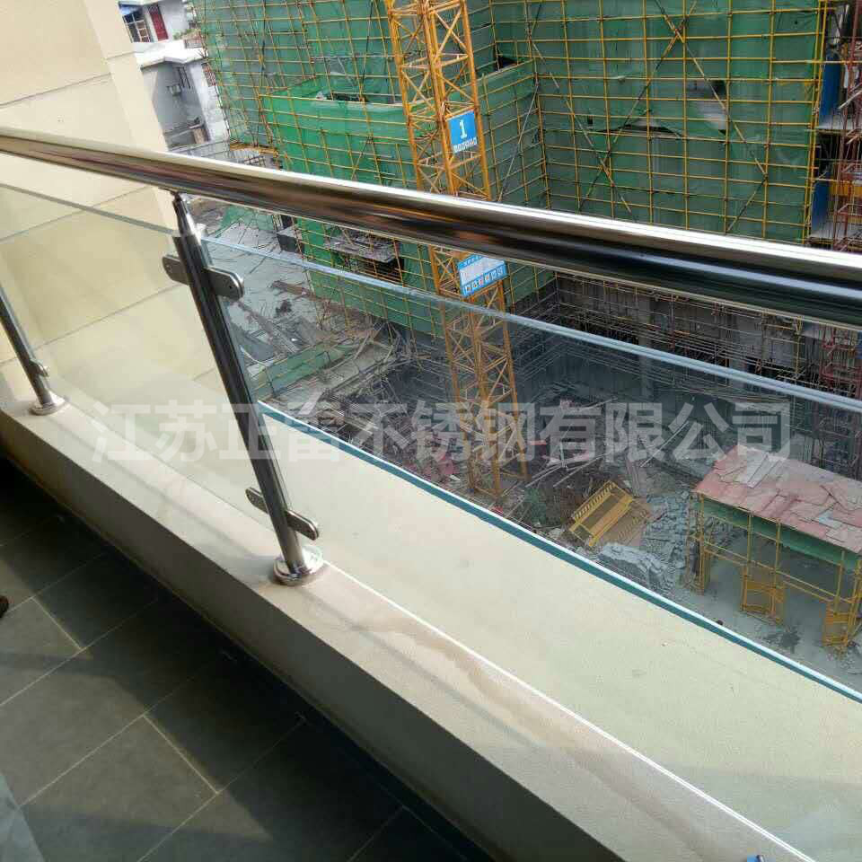 陽(yáng)臺不銹鋼欄桿立柱
